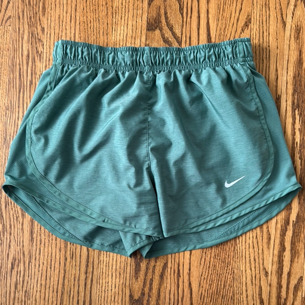 Nike Green Athletic Shorts Lightweight Performance
